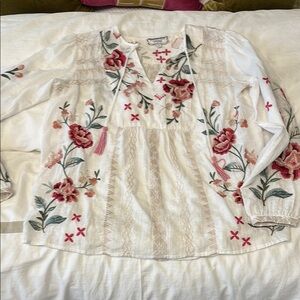 Johnny Was White Embellished Blouse with Relaxed Style